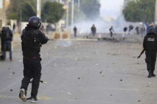 Un couvre-feu décrété en Tunisie après des troubles sociaux inédits depuis 2011