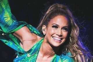 PHOTOS. Jennifer Lopez rend hommage à sa robe Versace