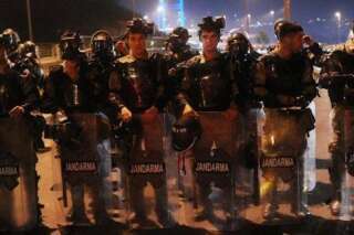 VIDÉO. La nuit du coup d'état raté en Turquie résumée en deux minutes