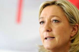 FN: d'anciens partisans de Pasqua et de Villiers soutiennent Marine Le Pen pour 2017