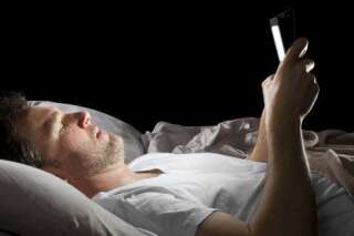 Insomnies: comment votre tablette vous empêche de dormir et détériore durablement votre sommeil