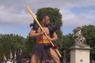 Les guerriers Maoris font forte impression au défilé du 14 juillet