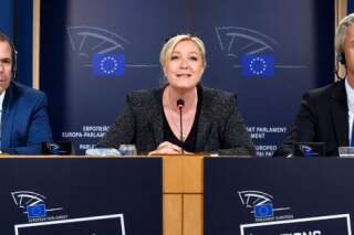 Marine Le Pen veut un groupe au Parlement européen: pourquoi est-ce primordial pour le FN?