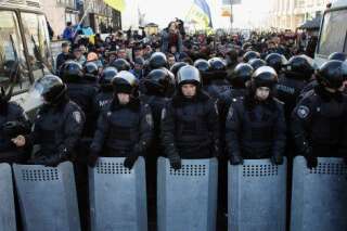 Ukraine : le maire de Kiev révoqué après avoir ordonné la dispersion violente des manifestants