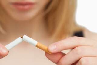 Arrêter de fumer réduit le risque cardiaque de moitié