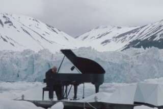 Ce pianiste joue sur un glacier du cercle Arctique pour nous alerter