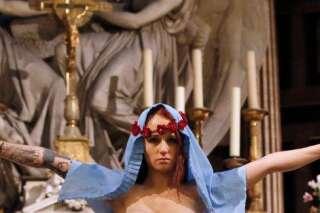 Femen: Valls et Hidalgo lâchent les sextrémistes après leur provocation dans une église parisienne