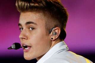Justin Bieber: un fan s'invite sur scène à Dubaï, la sécurité intervient de façon musclée