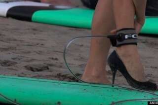 VIDÉO. Des femmes font du surf en talons aiguilles