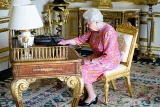 La reine Élisabeth II a tweeté, Buckingham a tweeté la photo de la reine qui tweete