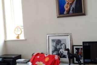 José Mourinho, nouvel entraîneur de Manchester United, a-t-il un portrait de lui-même dans son bureau?