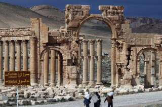 Palmyre : Daech détruit l'Arc de Triomphe de la cité antique