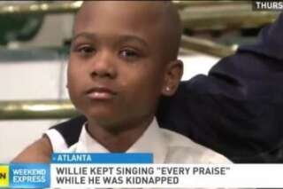 Un enfant chante du gospel à son ravisseur et le rend fou
