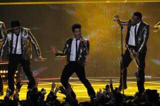 VIDÉOS. Bruno Mars au Superbowl: les internautes parodient sa chorégraphie