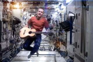 VIDÉO. Le cosmonaute Chris Hadfield entonne 