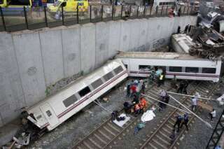 PHOTOS. Espagne, Saint-Jacques de Compostelle: au moins 78 morts dans le déraillement d'un train