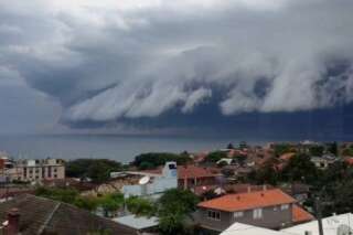 VIDÉO. Un nuage en forme de vague ébahit les habitants de Sydney