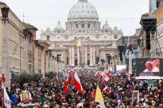 Vatican: le pape François a fait saints Jean XXIII et Jean-Paul II