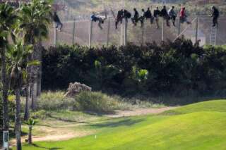 Cette photo de migrants à Melilla fait le tour du monde. Les explications de son auteur...