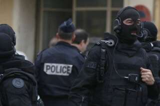 Un assaut policier à Saint-Denis dans le cadre de l'enquête sur les attentats du 13 novembre, des policiers blessés