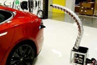 Un robot-serpent inventé par Tesla pour recharger sa voiture électrique
