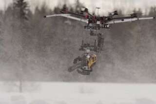 VIDÉO. Une tronçonneuse accrochée à un drone fait un carnage de bonshommes de neige