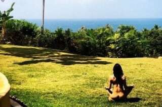 Michelle Rodriguez fait du yoga nue en Thaïlande