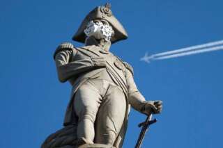 Contre la mauvaise qualité de l'air, Greenpeace habille les statues de Londres de masques anti-pollution