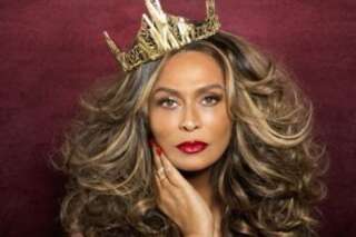 PHOTOS. Tina Knowles, la mère de Beyoncé, en reine sur la couverture d'Ebony