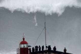 VIDEOS. Tempête : Surf sur des vagues de plus de 10 mètres à Belharra et Nazaré