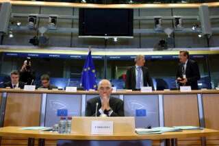 Moscovici auditionné à Bruxelles : malmené par les députés européens, il menace de sanctionner la France