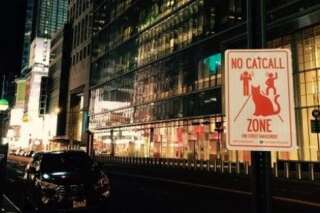 PHOTOS. Des panneaux anti-harcèlement dans les rues de New York