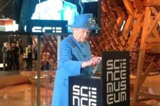 La reine Elizabeth II a envoyé son premier tweet