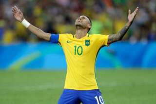Les larmes de Neymar après la médaille d'or du Brésil contre l'Allemagne aux JO de Rio