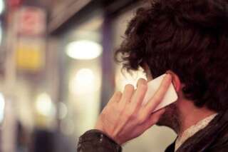 Dangers des téléphones portables: l'utilisation prolongée augmenterait le risque de cancer