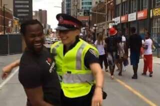 Cette policière canadienne est devenue la star des réseaux sociaux