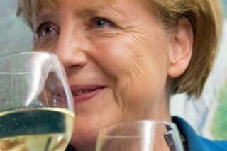 Angela Merkel réélue, la Chancelière félicitée par François Hollande et en Europe
