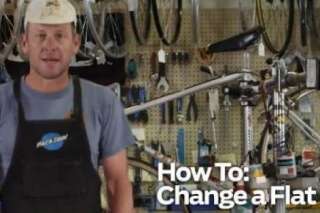 VIDÉO. Lance Armstrong vous montre comment changer un pneu de vélo crevé