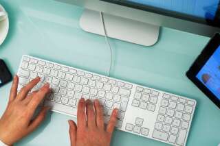 Internet au travail: surfer sur le web est un plaisir estival toléré, mais attention aux abus