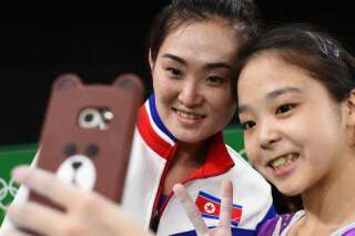 Le selfie de ces gymnastes Nord et Sud-coréennes symbolise parfaitement l'esprit des jeux olympiques