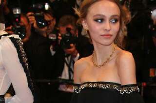 PHOTOS. La première montée des marches de Lily Rose Depp au Festival de Cannes