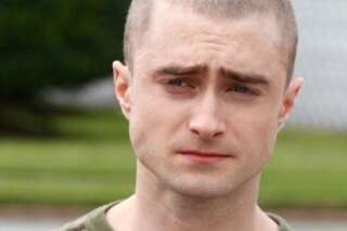 PHOTO. Daniel Radcliffe s'est rasé la tête pour interpréter un agent du FBI infiltré dans un groupe de néo-nazis