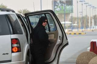 Arabie Saoudite: deux femmes renvoyées devant un tribunal antiterroriste pour avoir conduit