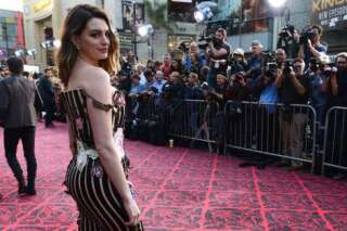 Anne Hathaway déculpabilise les femmes qui n'ont pas perdu du poids rapidement après leur grossesse
