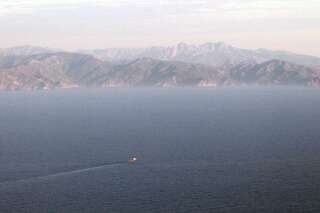 Corse: la nappe d'hydrocarbures de 43 km² menaçant la réserve naturelle de Scandola ne polluera pas le littoral