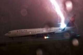VIDÉO. La foudre frappe un avion au décollage à Atlanta