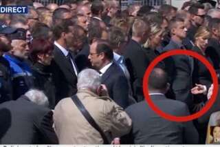 Un policier a refusé de serrer la main de Hollande et Valls pendant l'hommage aux victimes de Magnanville