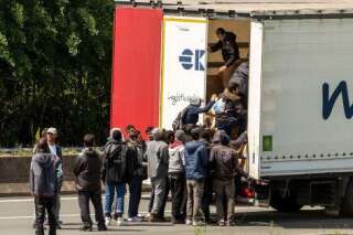 Migrants à Calais: qui fait quoi (et devrait faire plus) pour empêcher les drames humains