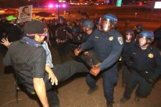 Ferguson: deuxième nuit de colère, de nombreuses manifestations à travers les États-Unis