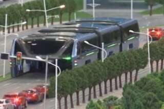 Un bus géant enjambeur testé cet été en Chine contre les embouteillages